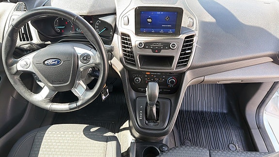 Ford Transit Connect 4 of 11