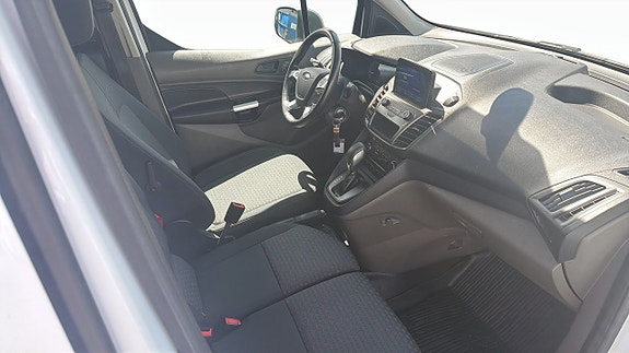 Ford Transit Connect 3 of 11