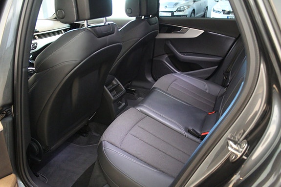 Audi A4 10 of 21