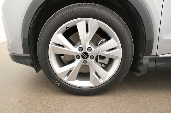 Audi Q4 e-tron 27 of 27