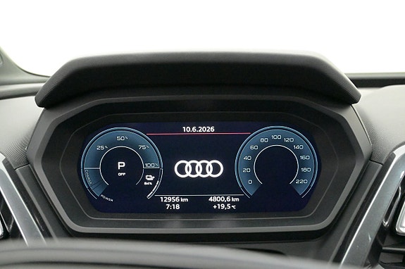 Audi Q4 e-tron 10 of 27