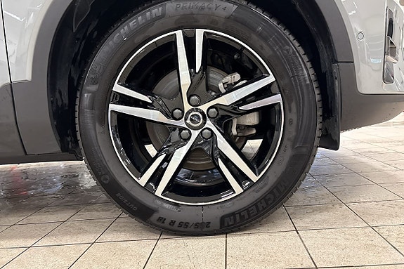 Volvo XC40 12 of 15