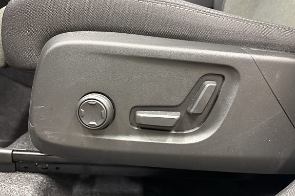 Volvo XC40 14 of 15