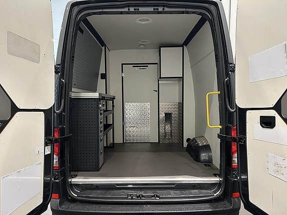 Volkswagen Crafter 4 of 5