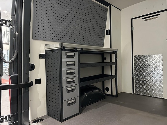 Volkswagen Crafter 5 of 5