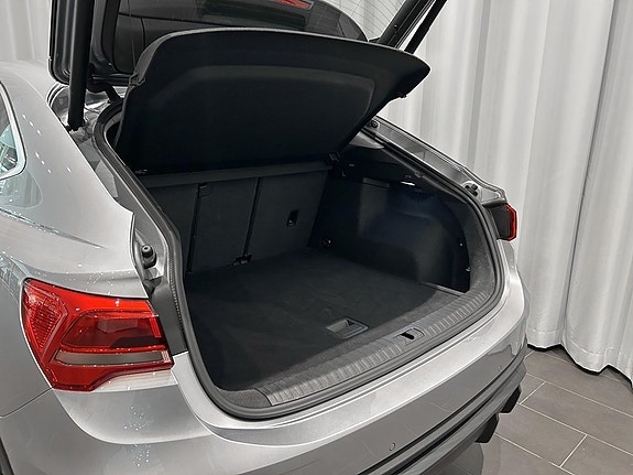 Audi Q3 4 of 5