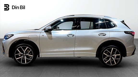 Volkswagen Tiguan 2 of 23