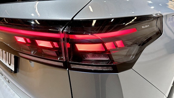 Volkswagen Tiguan 16 of 23