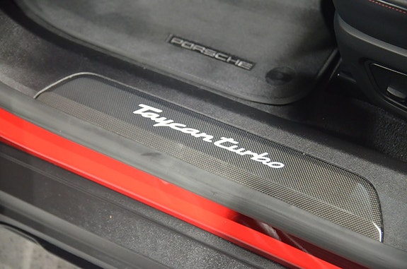 Porsche Taycan Turbo 23 of 25