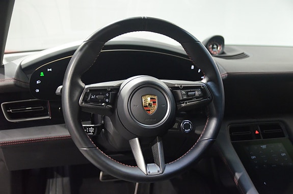 Porsche Taycan Turbo 17 of 25