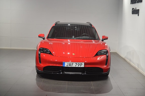 Porsche Taycan Cross Turismo 3 of 5