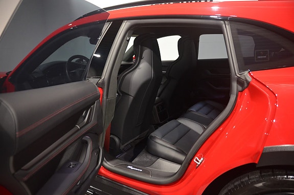 Porsche Taycan Turbo 14 of 25