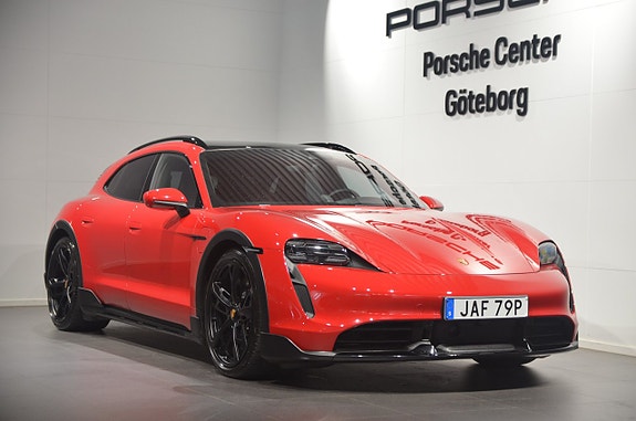 Porsche Taycan Cross Turismo 2 of 5