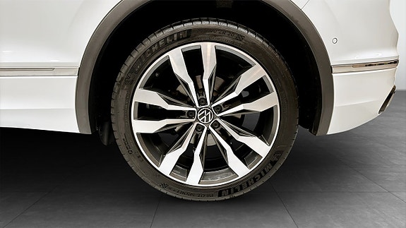 Volkswagen Tiguan 6 of 15