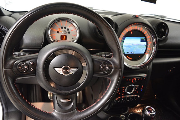 MINI Countryman Cooper SD 9 of 16