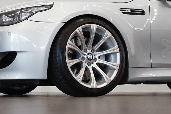 BMW M5 4 of 5