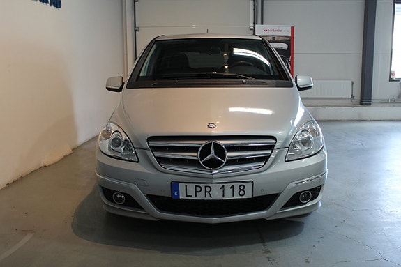 Mercedes-Benz B180 5 of 5