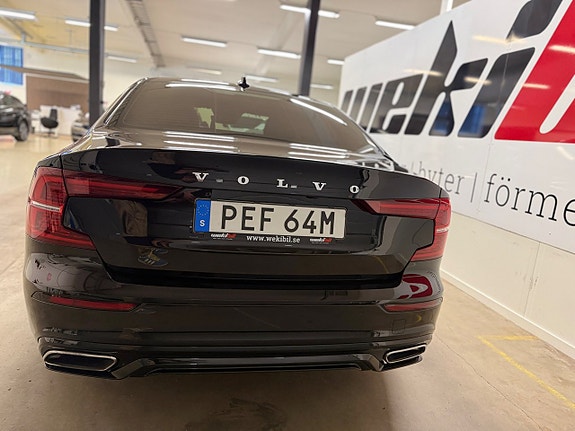 Volvo S60 4 of 5
