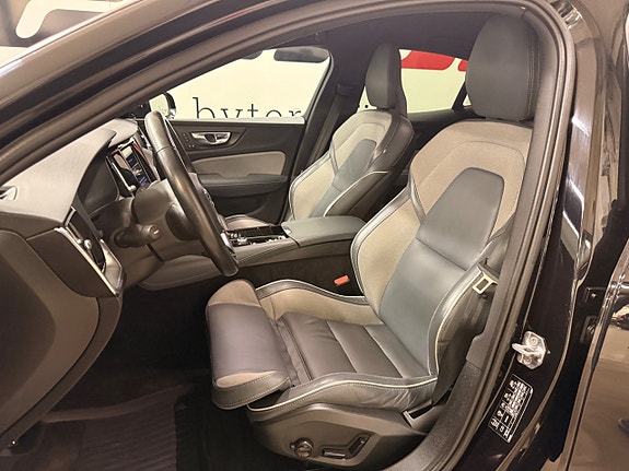 Volvo S60 11 of 30