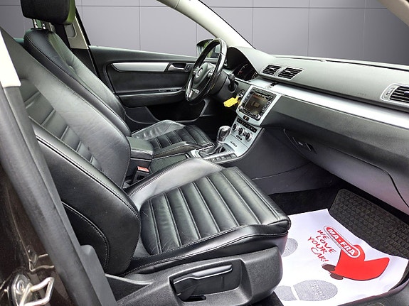 Volkswagen Passat Alltrack 12 of 21