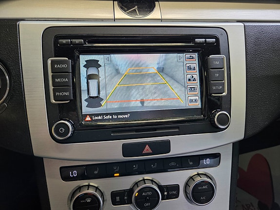 Volkswagen Passat Alltrack 17 of 21