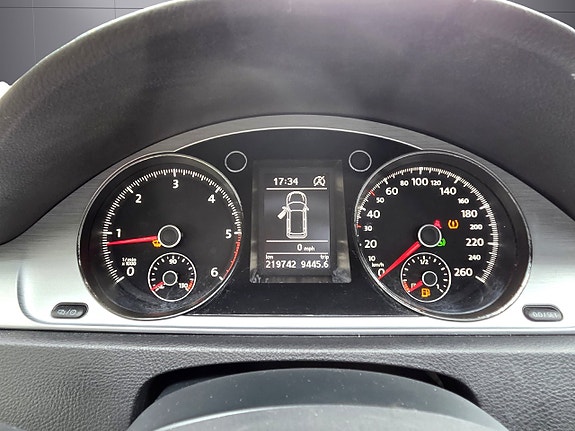 Volkswagen Passat Alltrack 16 of 21