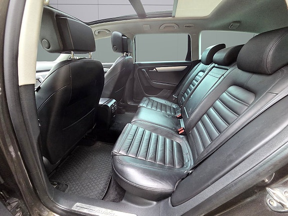 Volkswagen Passat Alltrack 13 of 21