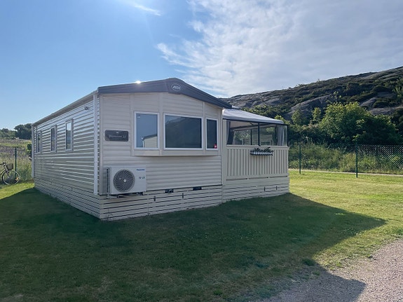 ABI Egen oas bland Bohusläns klippor – Westcoast 32 på attraktiva plats 128 i Lysekil på Siviks camping 5 of 7