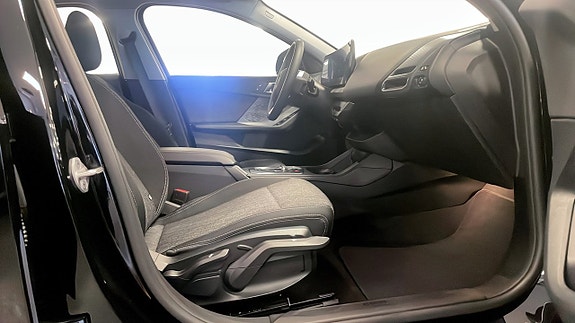 BMW 120 3 of 5