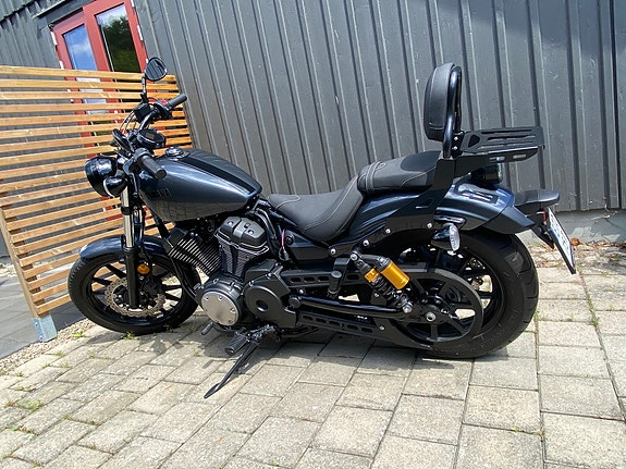 Yamaha XV950R 2 of 5