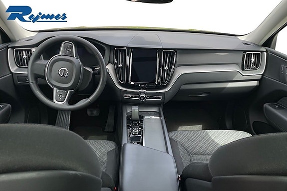 Volvo XC60 14 of 23