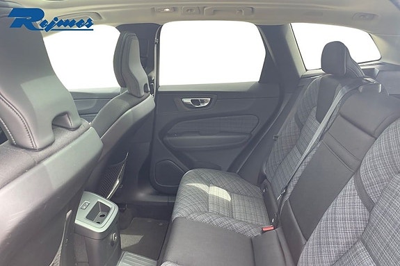 Volvo XC60 16 of 23