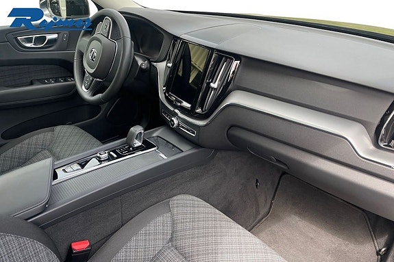 Volvo XC60 15 of 23