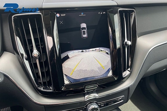 Volvo XC60 11 of 23