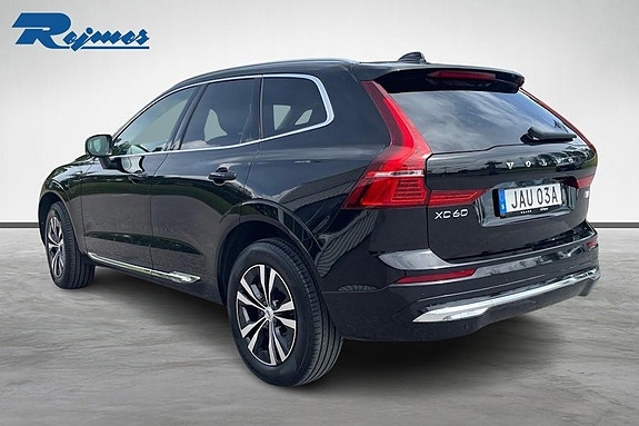 Volvo XC60 3 of 23