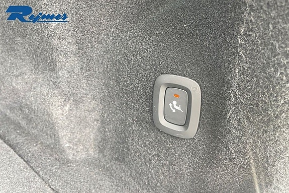Volvo XC60 18 of 23