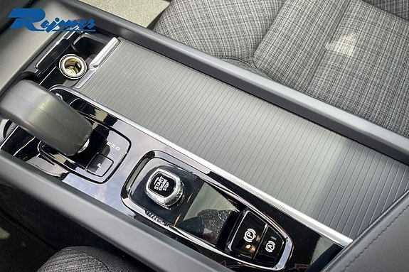 Volvo XC60 13 of 23