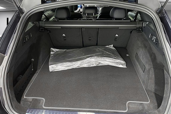 Mercedes-Benz E220 d 14 of 14