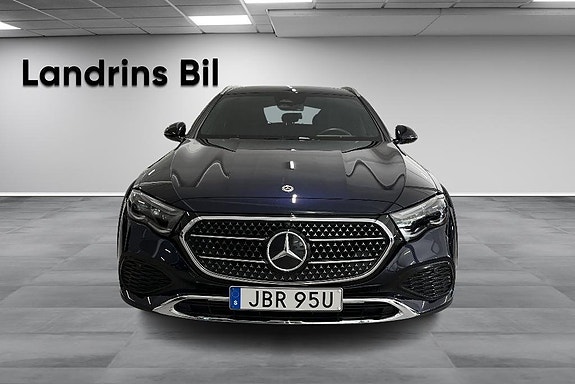 Mercedes-Benz E220 d 2 of 14