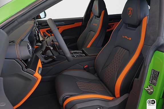 Lamborghini Urus 12 of 24