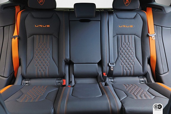 Lamborghini Urus 18 of 24