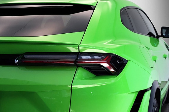 Lamborghini Urus 8 of 24