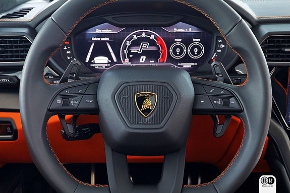 Lamborghini Urus 24 of 24