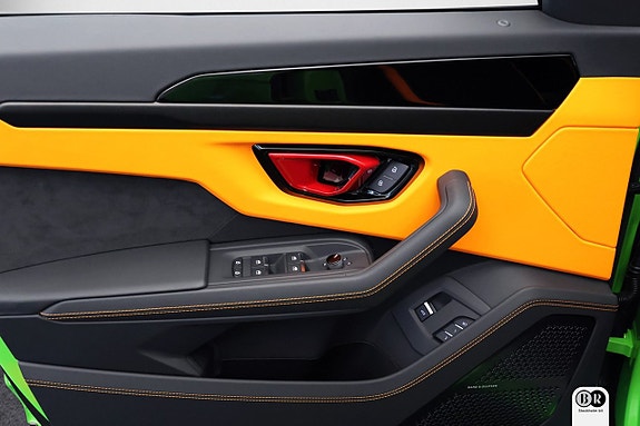 Lamborghini Urus 9 of 24