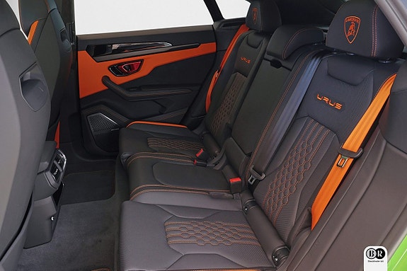Lamborghini Urus 16 of 24