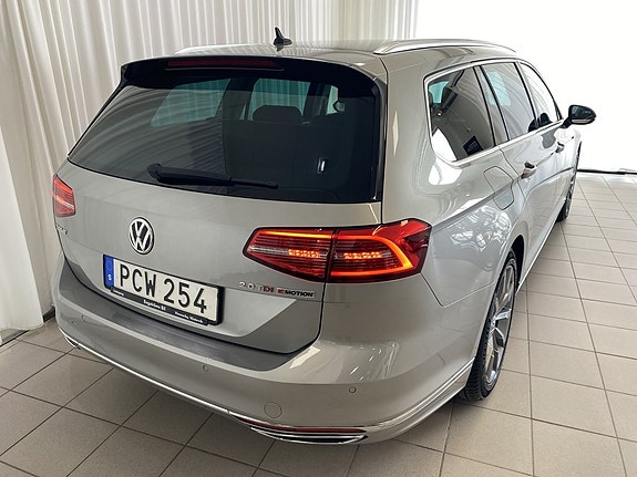 Volkswagen Passat 3 of 5