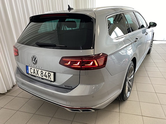 Volkswagen Passat 3 of 5