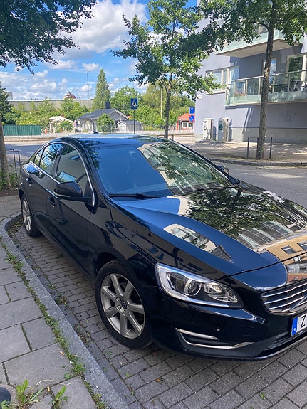 Volvo S60 2 of 5