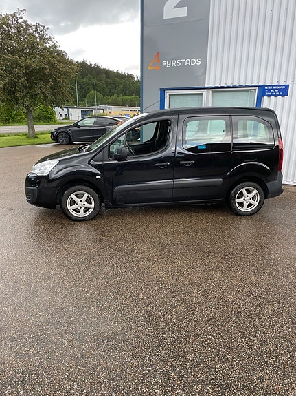 Peugeot Partner Tepee 2 of 5