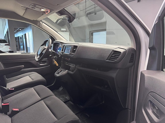 Peugeot e-Expert 8 of 21